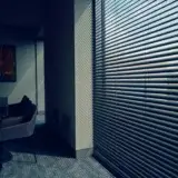 Modne kolory ziemi w aranżacji okna. Jak wybrać najlepsze rozwiązanie?